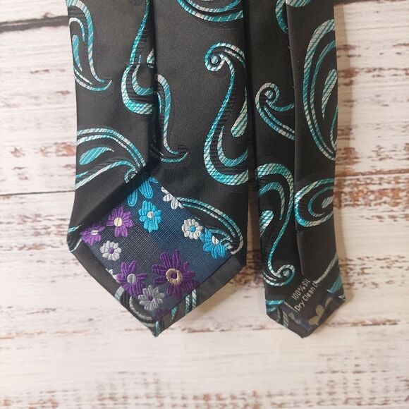 100% Silk Montebello Italia Tie - Picture 5 of 7